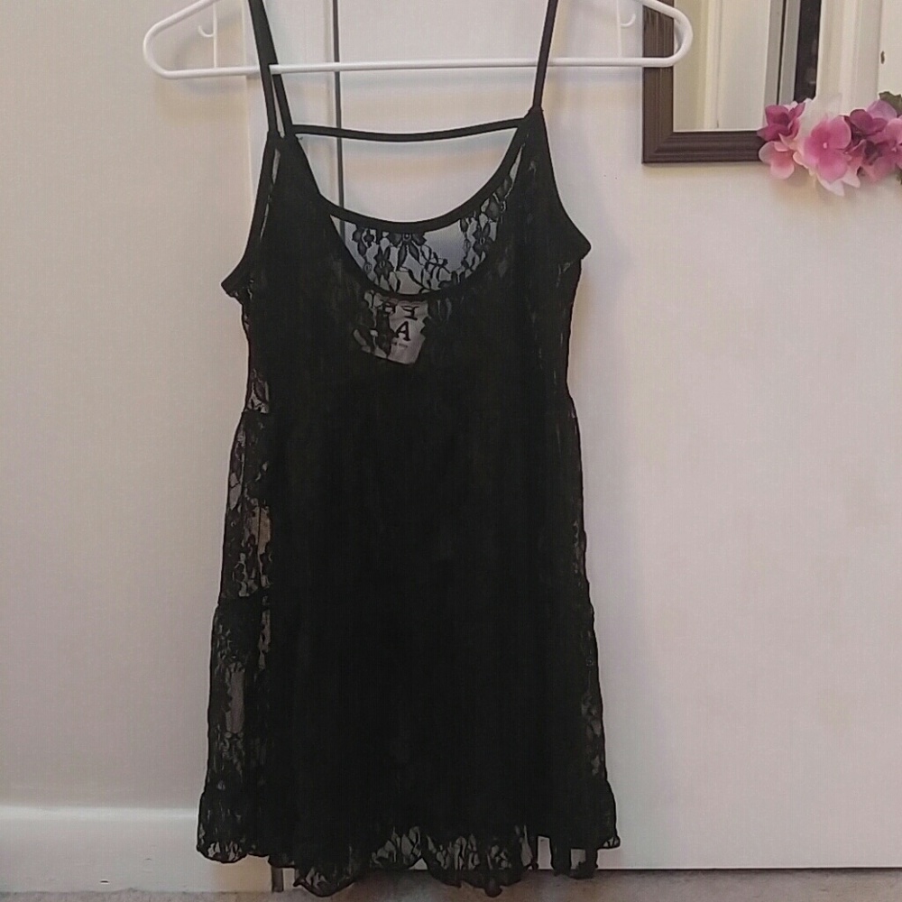 Floral lace tank